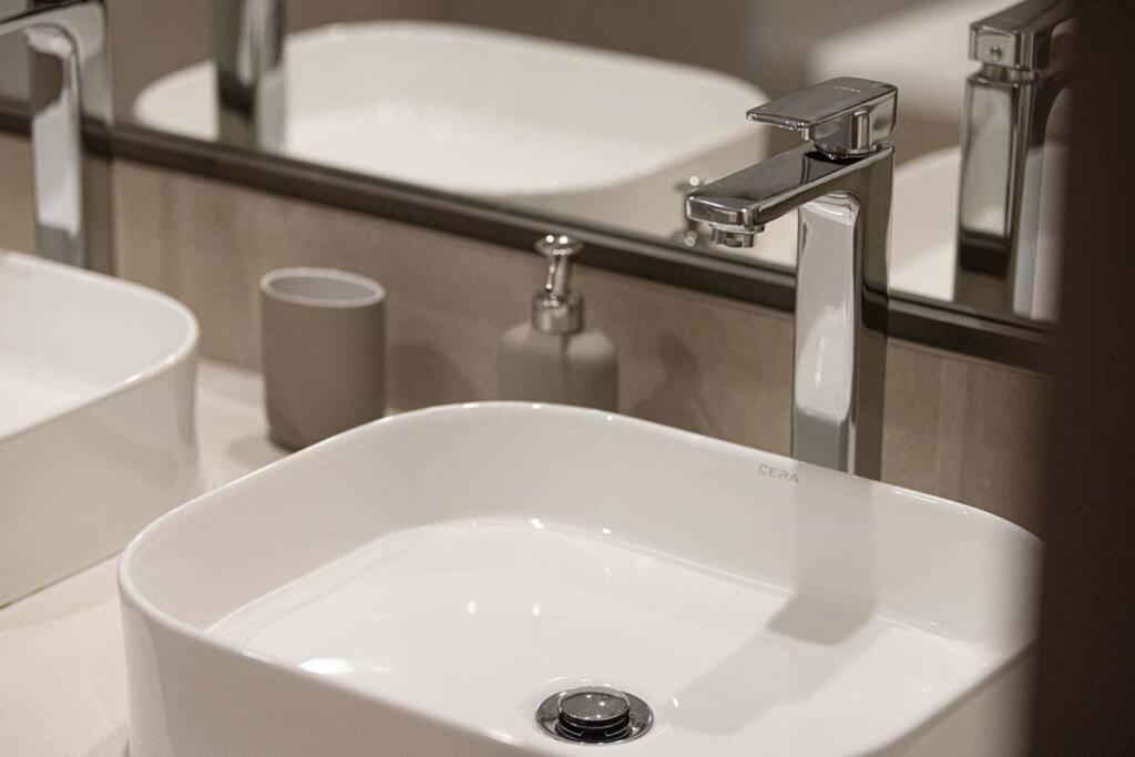 Chic 2 Bed Near Trade Centre With 5 Star Amenities Daire Dubai Dış mekan fotoğraf